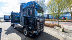 20260329-Tom-Holding-00389